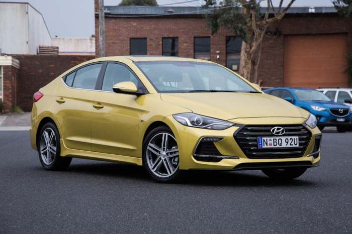 Hyundai Elantra SR Turbo - стильный городской хэтчбек для любителей скорости