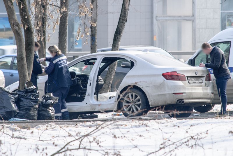 В Москве злоумышленники ночью разобрали припаркованный BMW