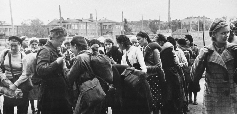 Фотографии Великой Отечественной войны: Женщина на войне