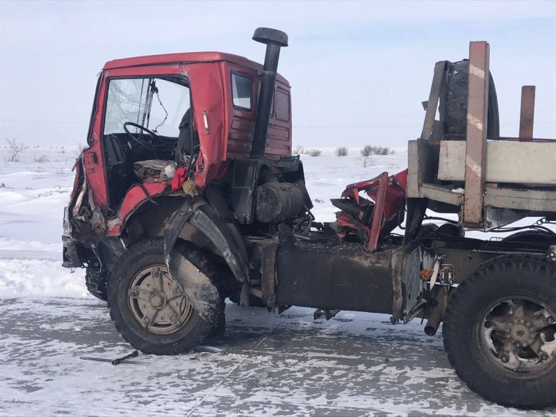 Полицейские подставились под КамАЗ близ Павлодара, чтобы спасти детей