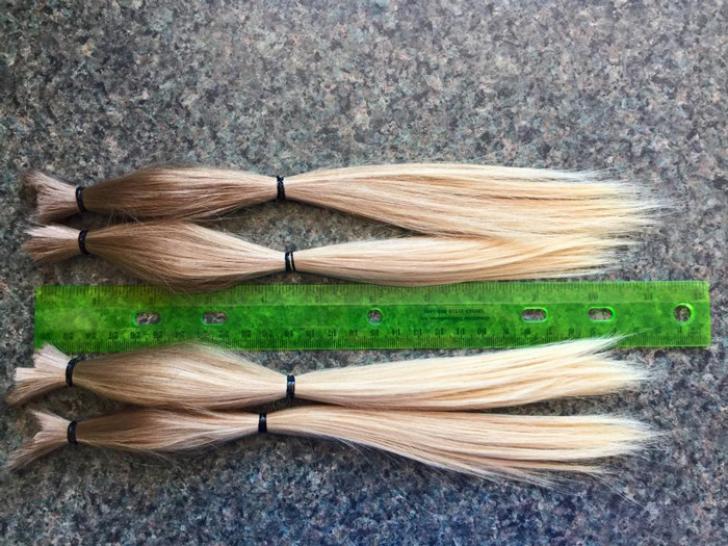 8-летний мальчик 2 года отращивал волосы, чтобы сделать парики для детей,...