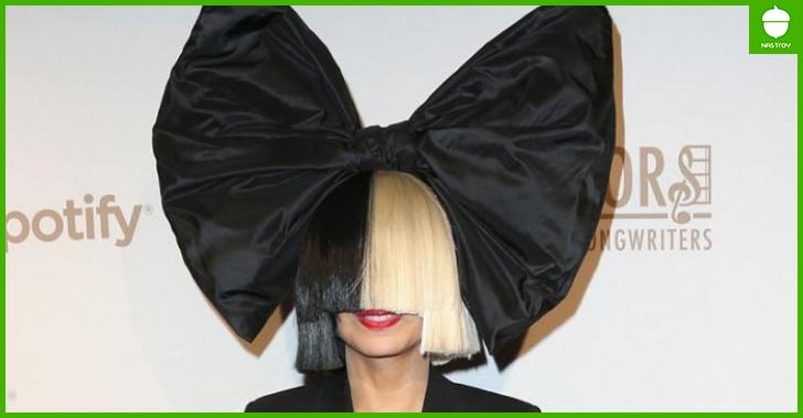 Вот как выглядит певица Sia без парика!