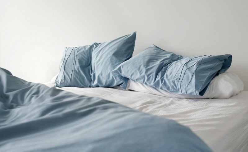 Ученые рассказали, как часто нужно менять постельное белье, чтобы не заработать проблемы со здоровьем