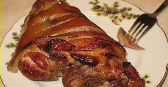 Пошаговый рецепт безумно вкусной свиной «Великолепной» рульки