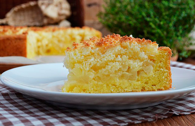 Лучший осенний десерт — Нежный творожный пирог с яблоками и кокосовой карамелью