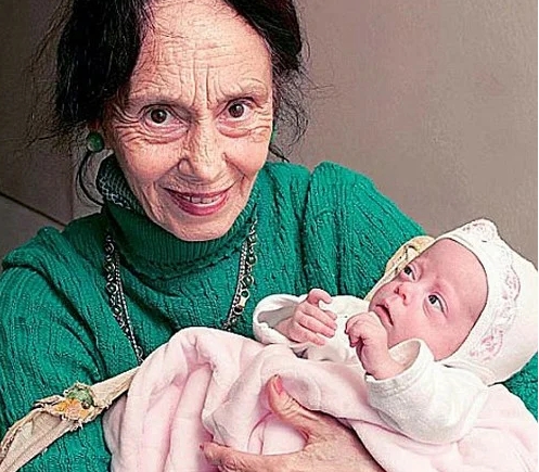 «Женщина родила в 66 лет»: как выглядит ее дочка через 14 лет