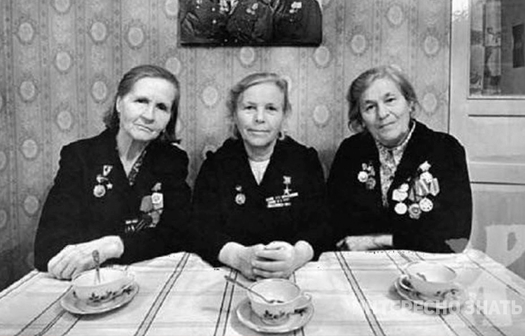 Снимок длинною в жизнь. Кто эти женщины и как сложилась их судьба после войны