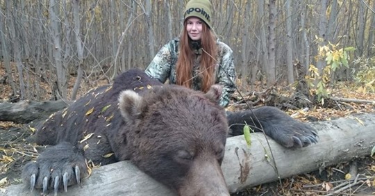  Медведя остановит, в горящую избу войдет: охотница из России возмутила пользователей соцсетей