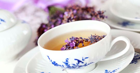 Ароматный чай помогает быстро заснуть и крепко спать до самого утра! Особенно от полезен для женщин старше 45 лет!