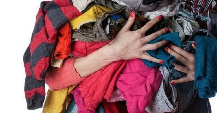 Можно ли раздавать или выбрасывать свою одежду? Вот как следует поступить с ненужными вещами