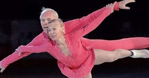 Они – муж и жена и олимпийские чемпионы. Ему 83, ей — 79, и они снова вышли на лед