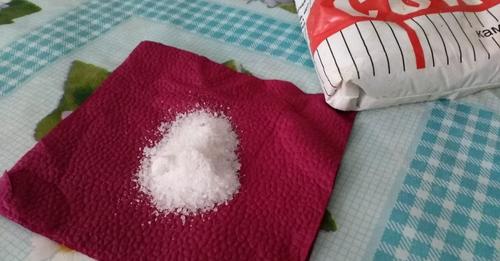 Без соли даже не начинаю генеральную уборку: об этом должна знать каждая хозяйка