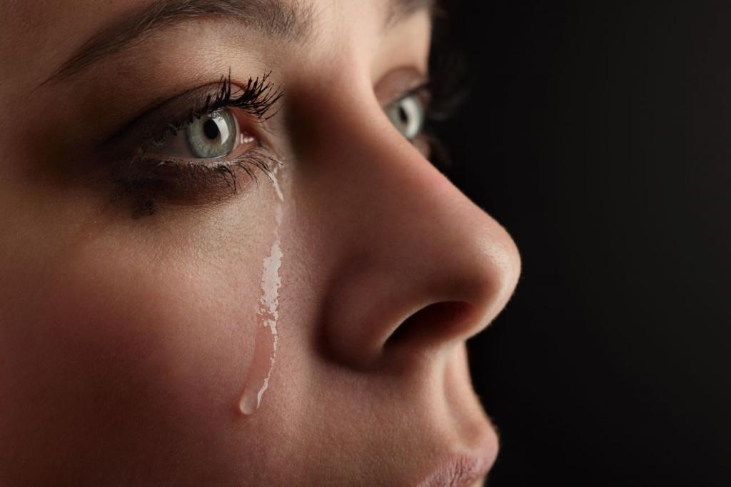 Почему слеза соленая? Интересные факты